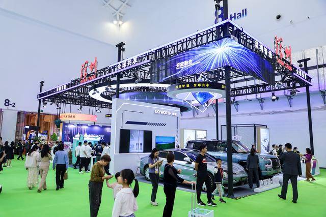 深圳“AI+”闪耀消博会！AI机器人、AI宠物、AI眼镜......集体出圈